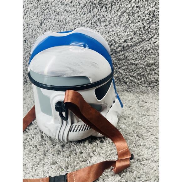 2025 Star Wars Galaxys Edge Salvaged Clone Trooper Helmet Popcorn Bucket In Hand - Picture 5 of 11